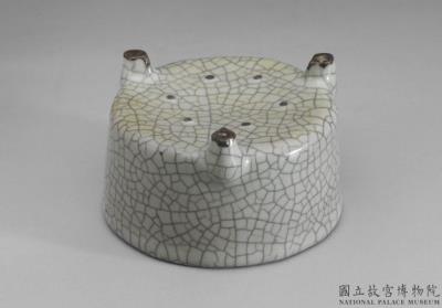 图片[3]-Tripod with green glaze, Ge ware, Southern Song to Yuan dynasty (1127-1368)-China Archive